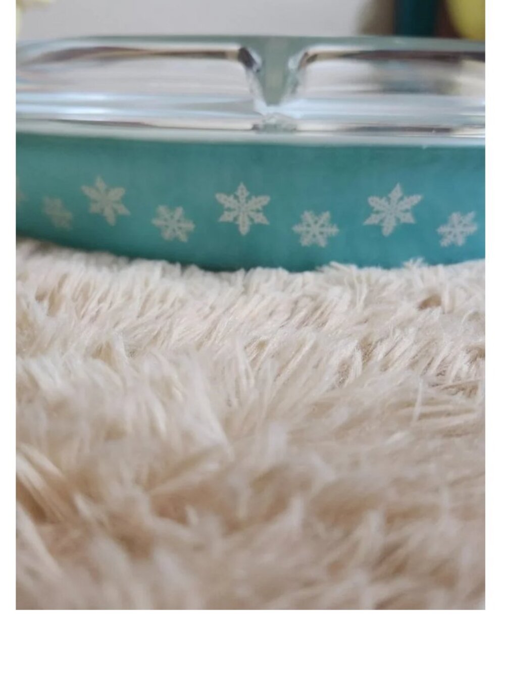 Pyrex divided dish turquoise snowflake